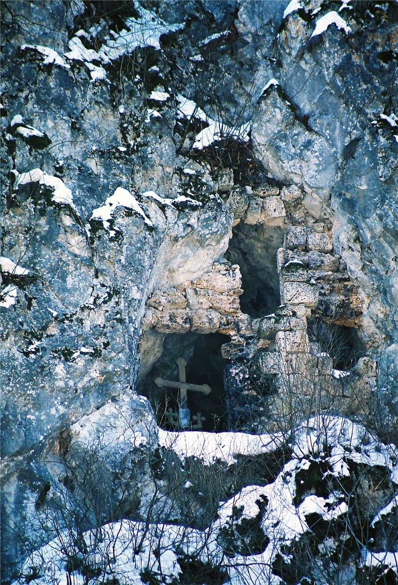 Peștera Sfântului Nicodim - Mănăstirea Tismana